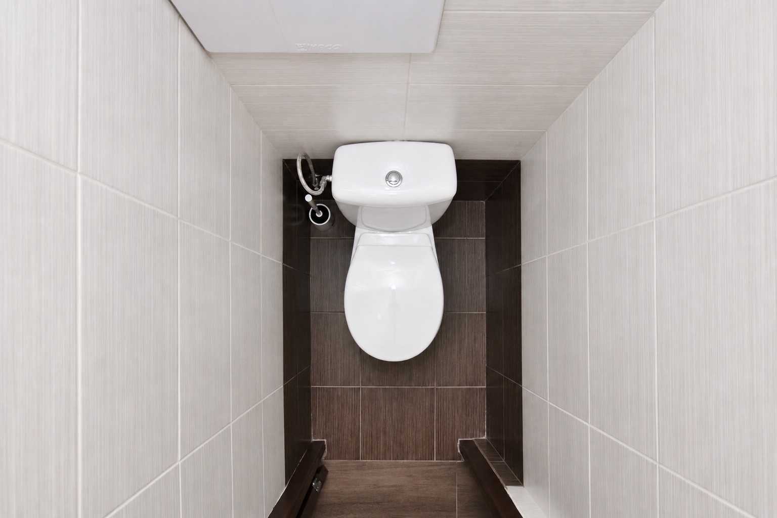 Samostatné WC v 2-izbovom byte na Toryskej 1
